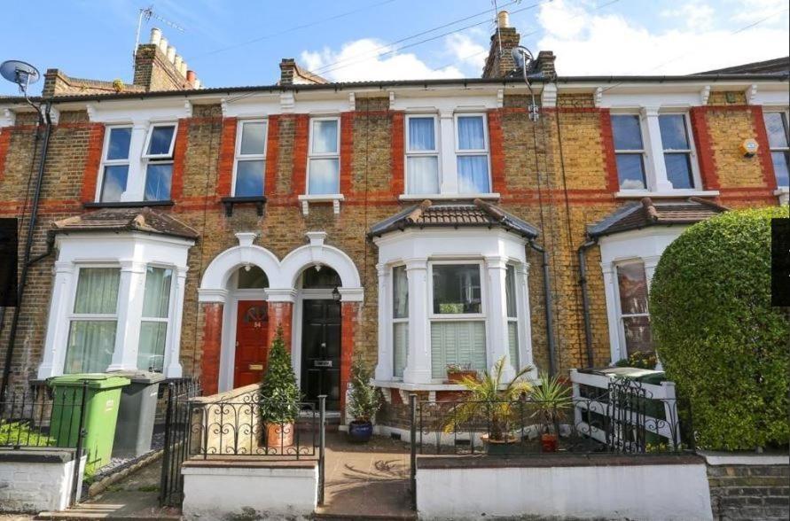Peaceful London Retreat Apartment Екстериор снимка